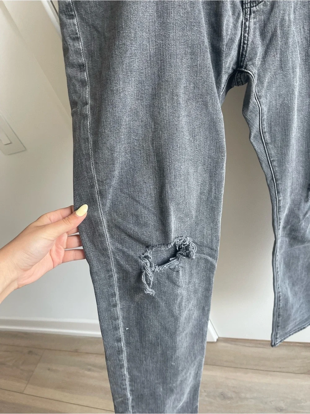 Abercrombie & Fifth Athletic Skinny Strecth Grey Jeans